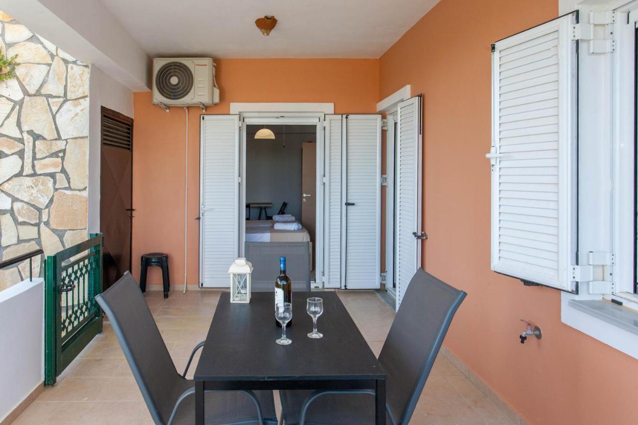 Hillside Seaview Apartment Stalos Luaran gambar